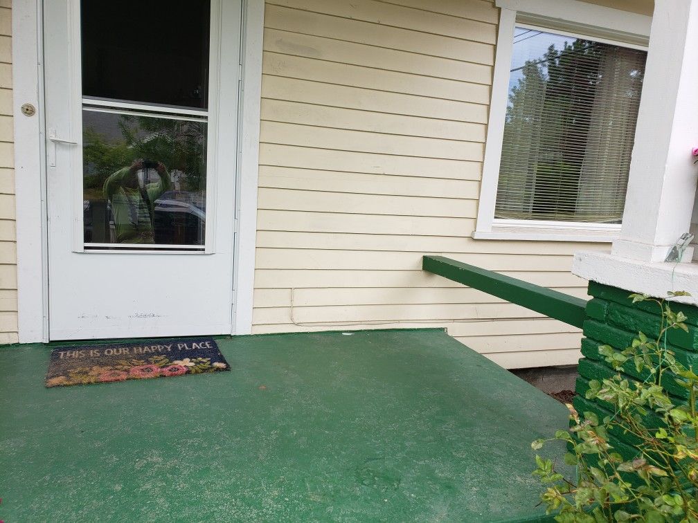 Custom benches,flower pots,desk,tables and more.