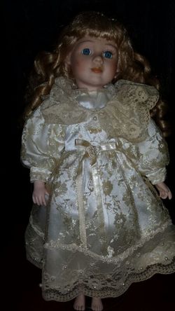 Antique Doll, for decoration only.