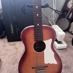  Vintage Silvertone (contact info removed)9 Parlor Guitar — 1960s — Made in USA (Harmony Factory)