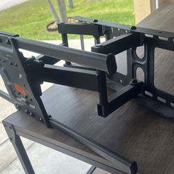 TV mount