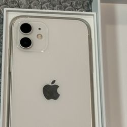 iPhone 12 UNLOCKED White Like New 