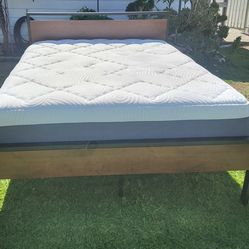 New queen Size Bed
