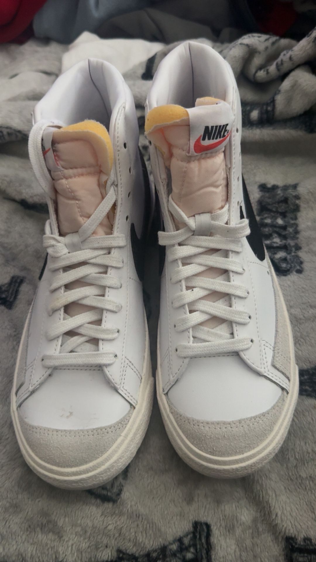 Women’s Nike Blazer Size 8