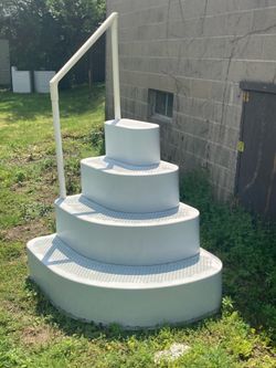 Pool steps