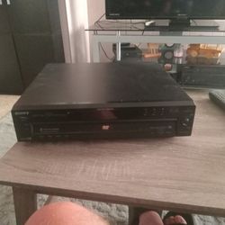  Sony 5 DVD/ CD Player