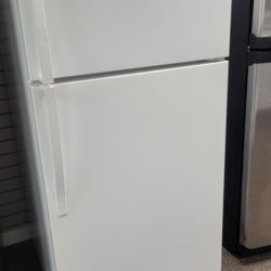 Whirlpool Refrigerator 2doors Work Great Delivery Available 