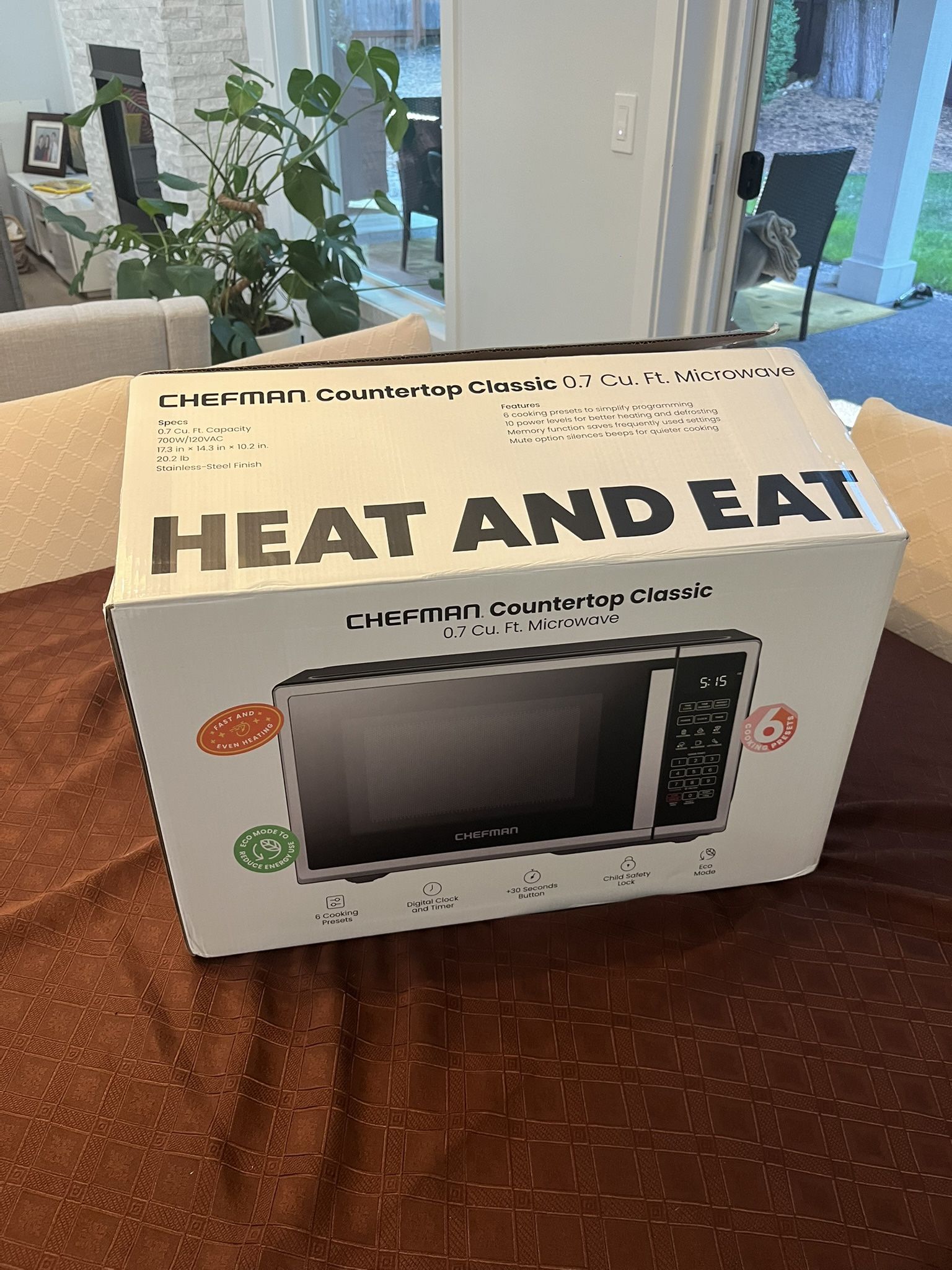 Chefman Microwave 