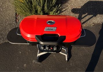 Coleman RoadTrip Grill + Cast Iron Flat Top Griddle AttachmentS – $350 OBO🔥