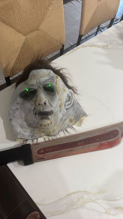 Michael Myer Halloween Mask And Knife