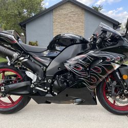 Perfect Kawasaki Ninja ZX-10R Only 11k Miles 