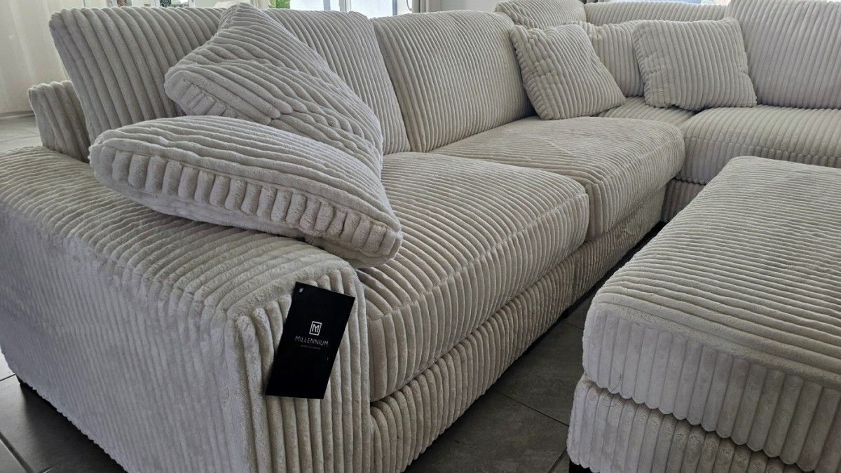 New Lindyn Sofa Sectional