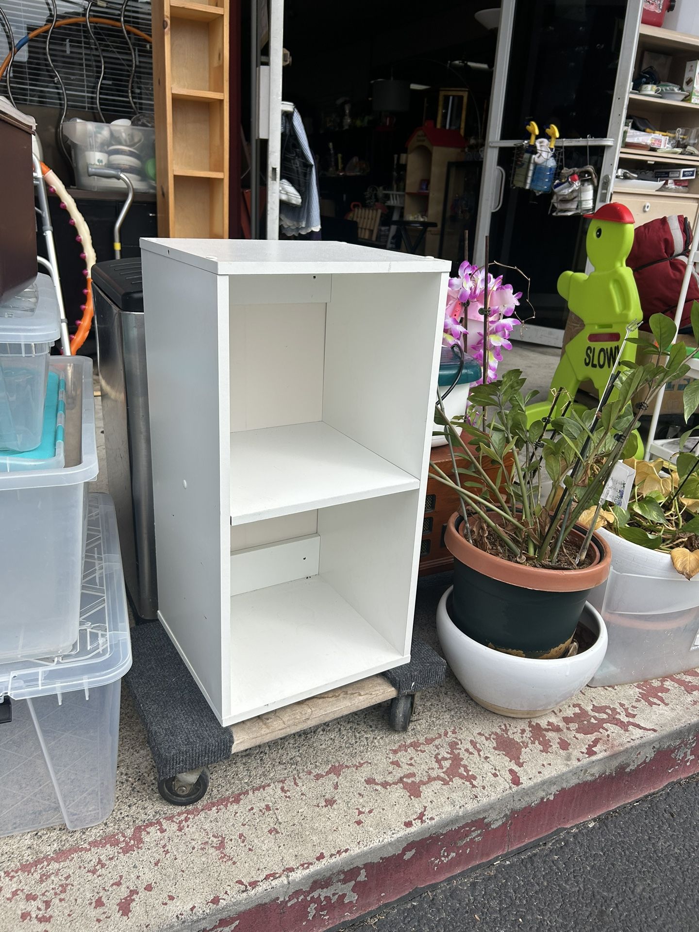 White, Two-tier Shelving Unit / Blookcase