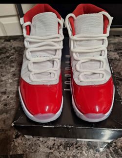 Air Jordan 11 Retro "Cherry" Size 10.5