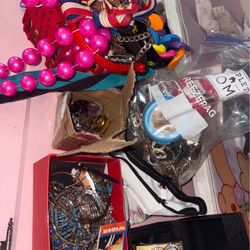 100.00$ Obo Jewelry Lot , Mixed Untested , Storage Finds 