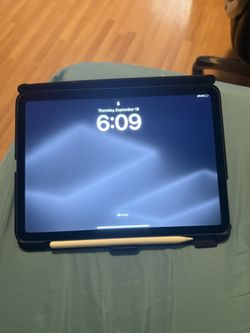 iPad Air M1 256GB Blue W/ Apple Pencil And Case