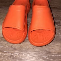 Women’s Size 7 Orange Slides 