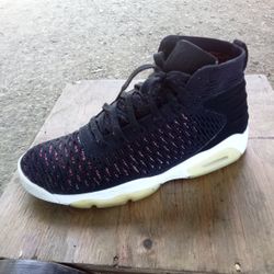 Jordan Black/Red FlyKnit Elevation 23