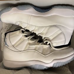 JORDAN 11’s LEGAND BLUE (SIZE 10)