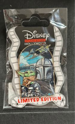 DSSH Mandalorian and Grogu Star Wars LE Pin