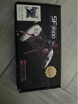 New handheld gaming console with a 5-inch IPS fully fitted screen. This device has a dual-core 1.2G CPU and 2G DDR3 memory. It is a black and silver u