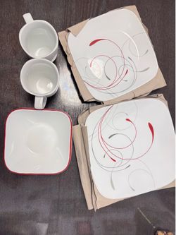 BNIB Corelle Splendor 16-Piece Square Dinnerware Set (Service for 4)