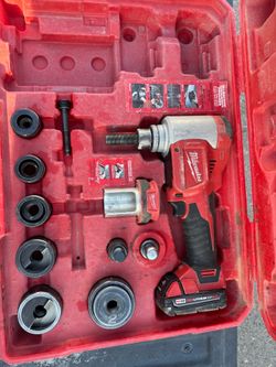 HERRAMIENTA MILWAUKEE Y DEWALT