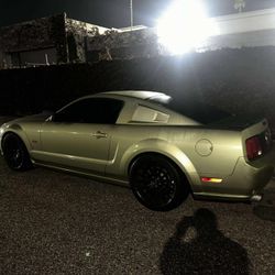 2005 Ford Mustang GT 