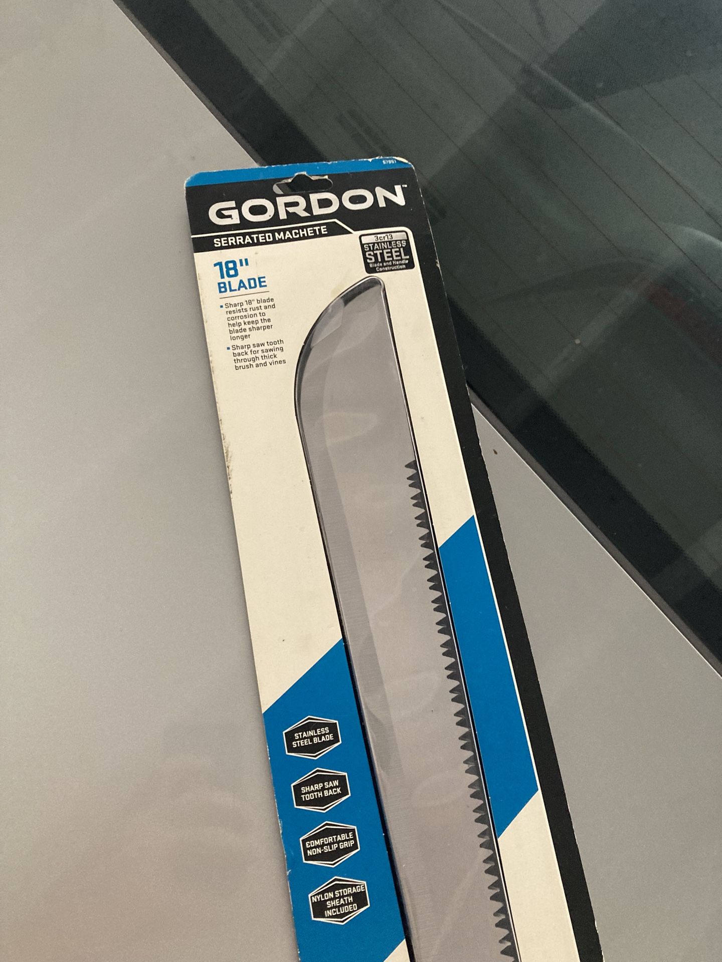 Gordon Serrated Machete 18inch