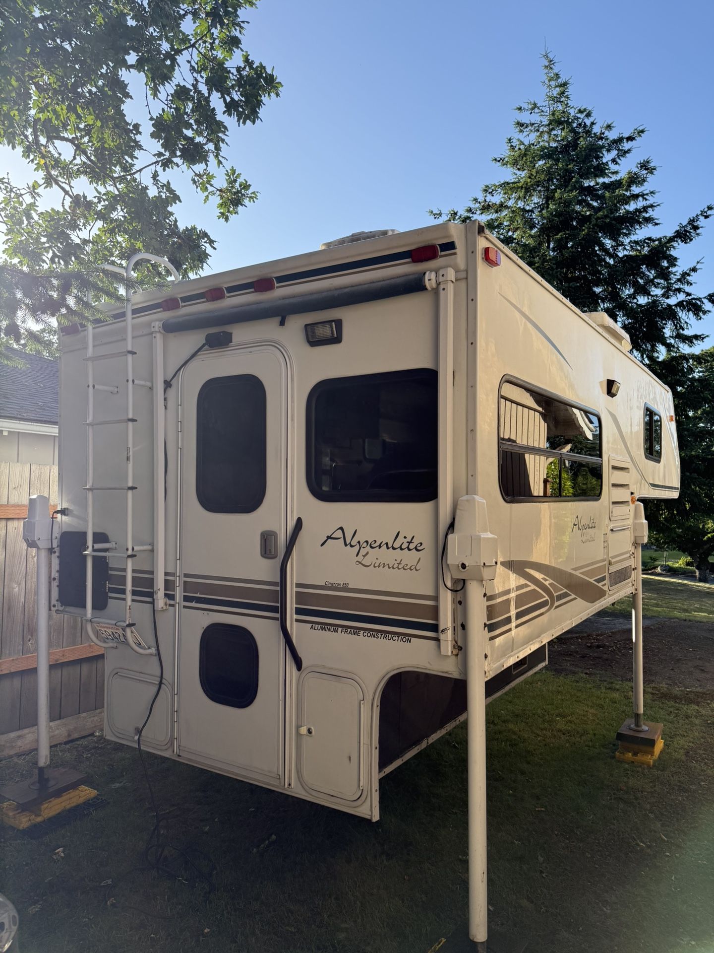 ‘03 Alpenlite Cimarron 850