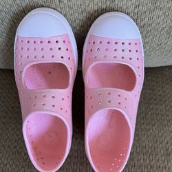 Shimmery Pink / Girls Natives. Excellent Condition.  Rarely Used   ( Size: C13) 20 Bucks