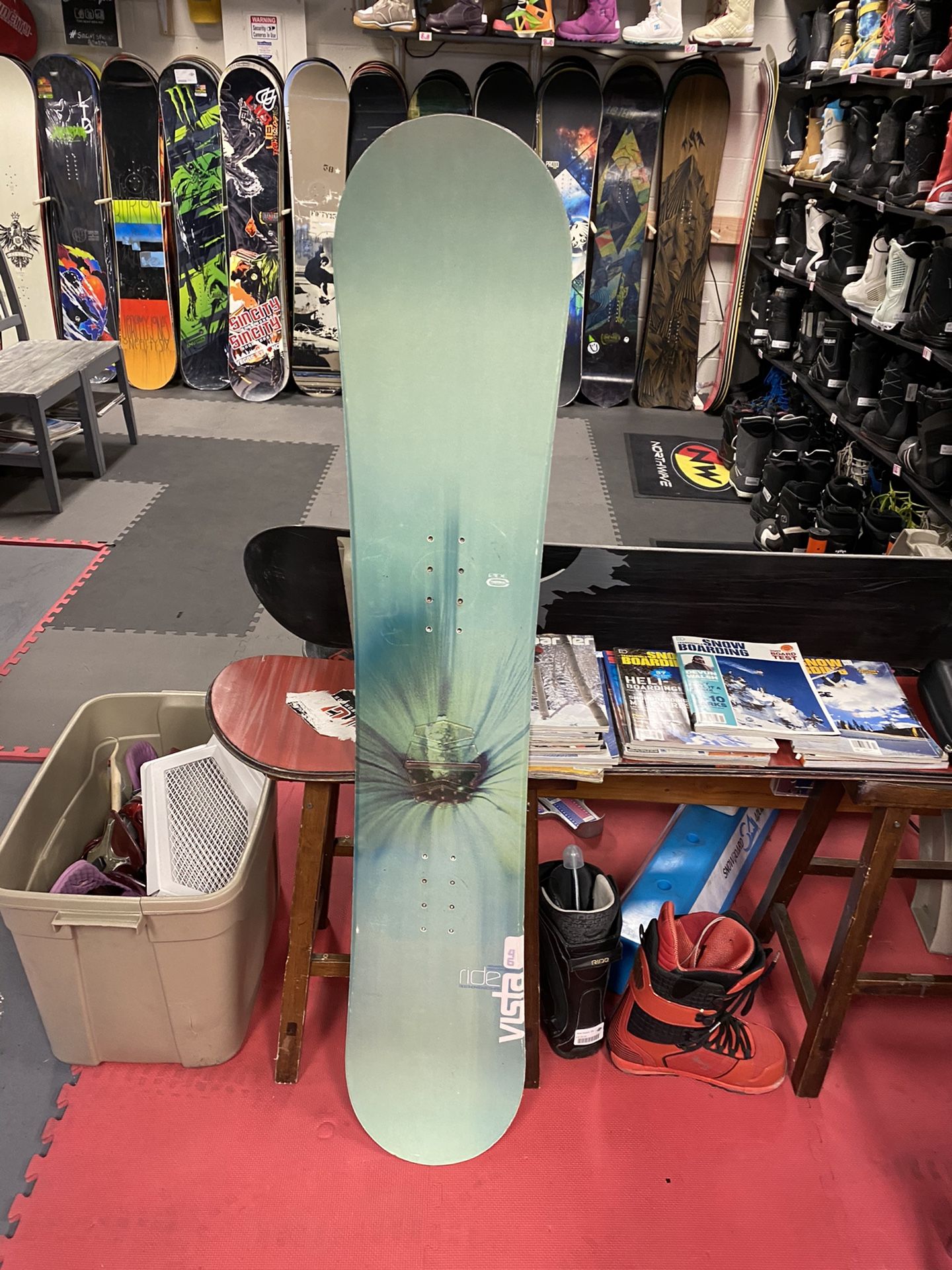 Ride Vista 146 women’s snowboard certified with warranty