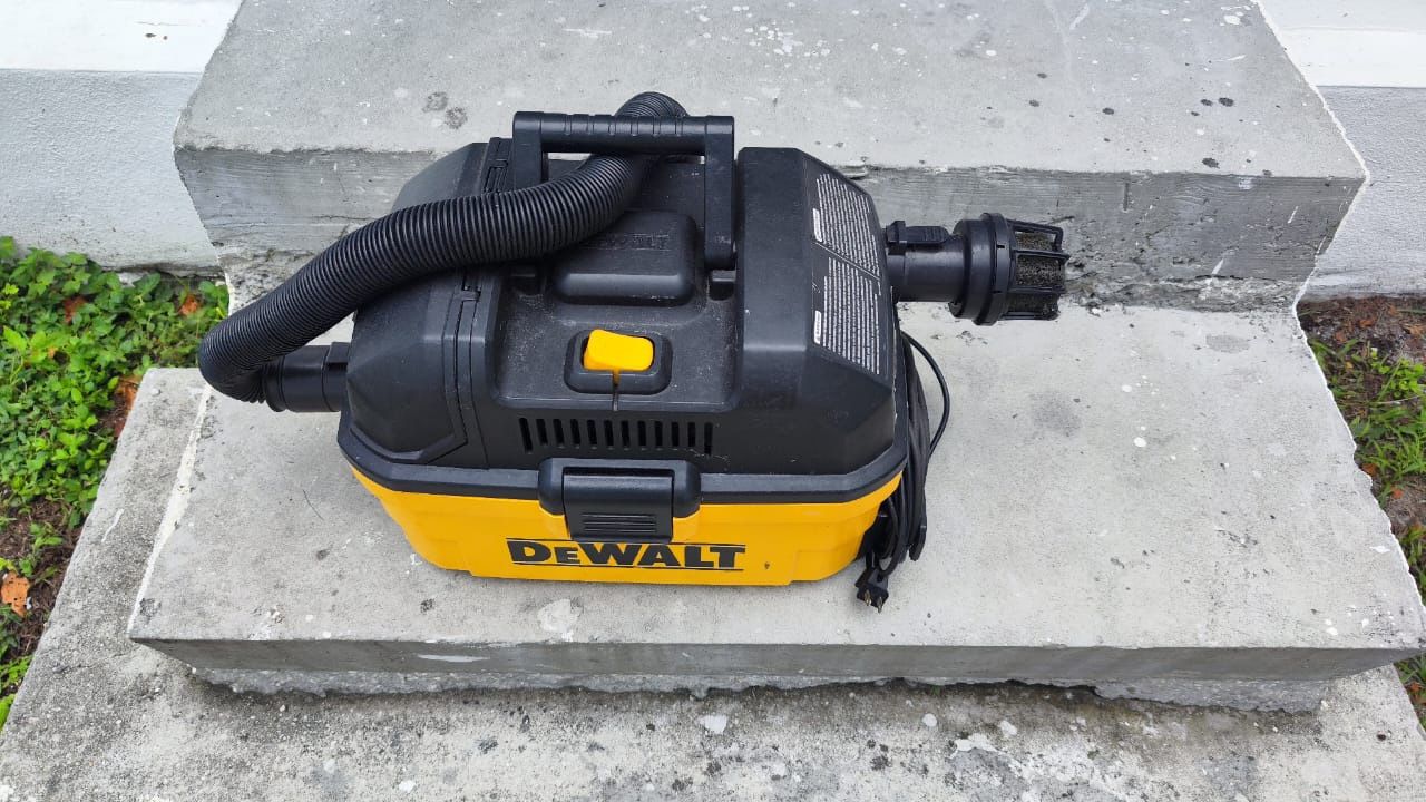 vacuum cleaner running