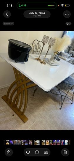 Dining room table