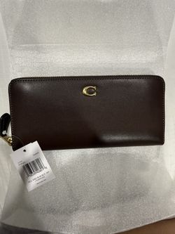 Essential Slim Accordion Zip Wallet