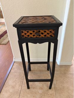Black Woven Wicker Accent Table with Drawer