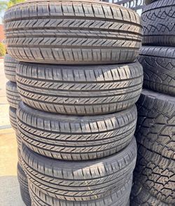 195/65/15 Vendo set de Tires con 80% de vida las 4