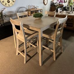 Table And 4 Barstools 