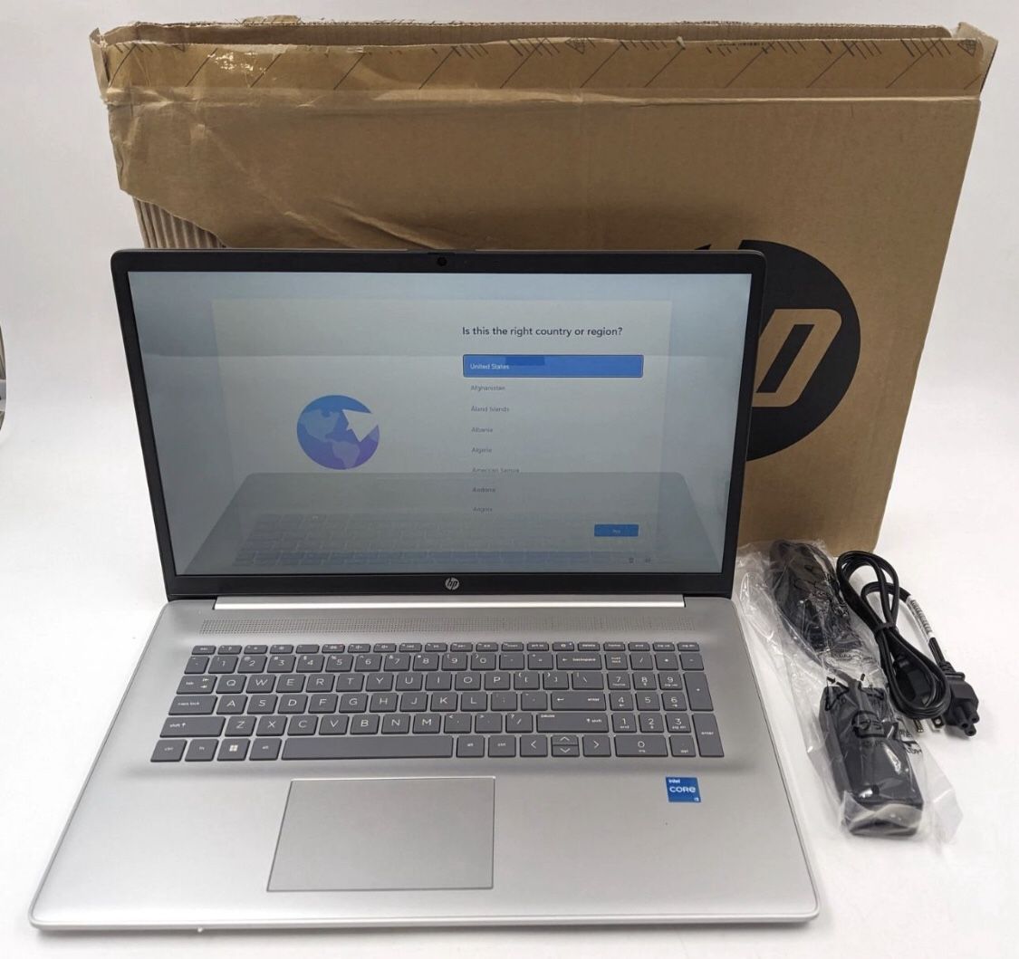 17.3” HP laptop i3 8Gb 256gb