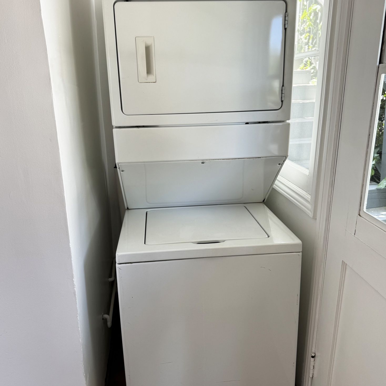 Whirlpool - 3.5 Cu. Ft. Top Load Washer and 5.9 Cu. Ft. Electric Dryer w/ Dual Action Agitator 