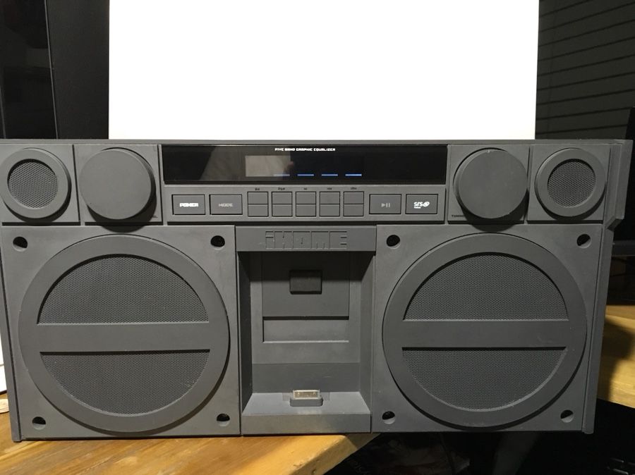 IHOME IP4 stereo BOOMBOX with Apple iPod and iPhone dock