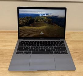 Apple MacBook Air 13-inch 2019 - Intel Core i5, 8GB RAM, 121GB SSD with charger LIKE NEW