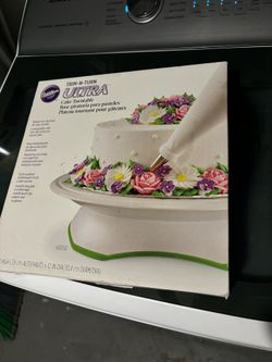 Cake turntable
