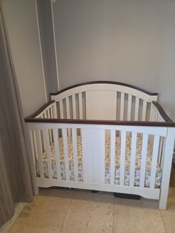 Baby Crib with mattress