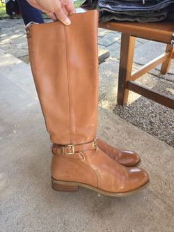 7 1/2 Micheal Kors Leather Boots