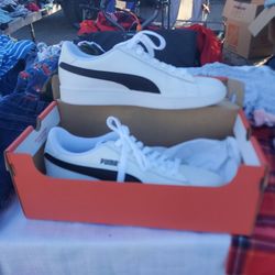 Puma Tennies Shoes