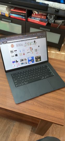 M5 15inch MacBook Air + two 32inch 4k Samsung monitors + Mac docking station