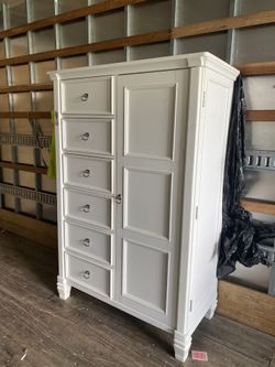 White Chest