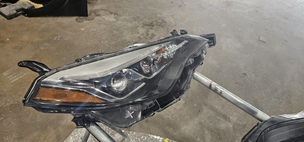 2018 Toyota Corrola Headlights