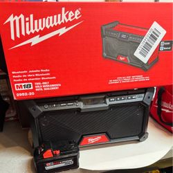 Milwaukee M18 Bluetooth Jobsite Radio 2952-20