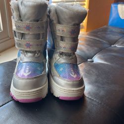 Frozen ❄️Snow Boots Size 9 